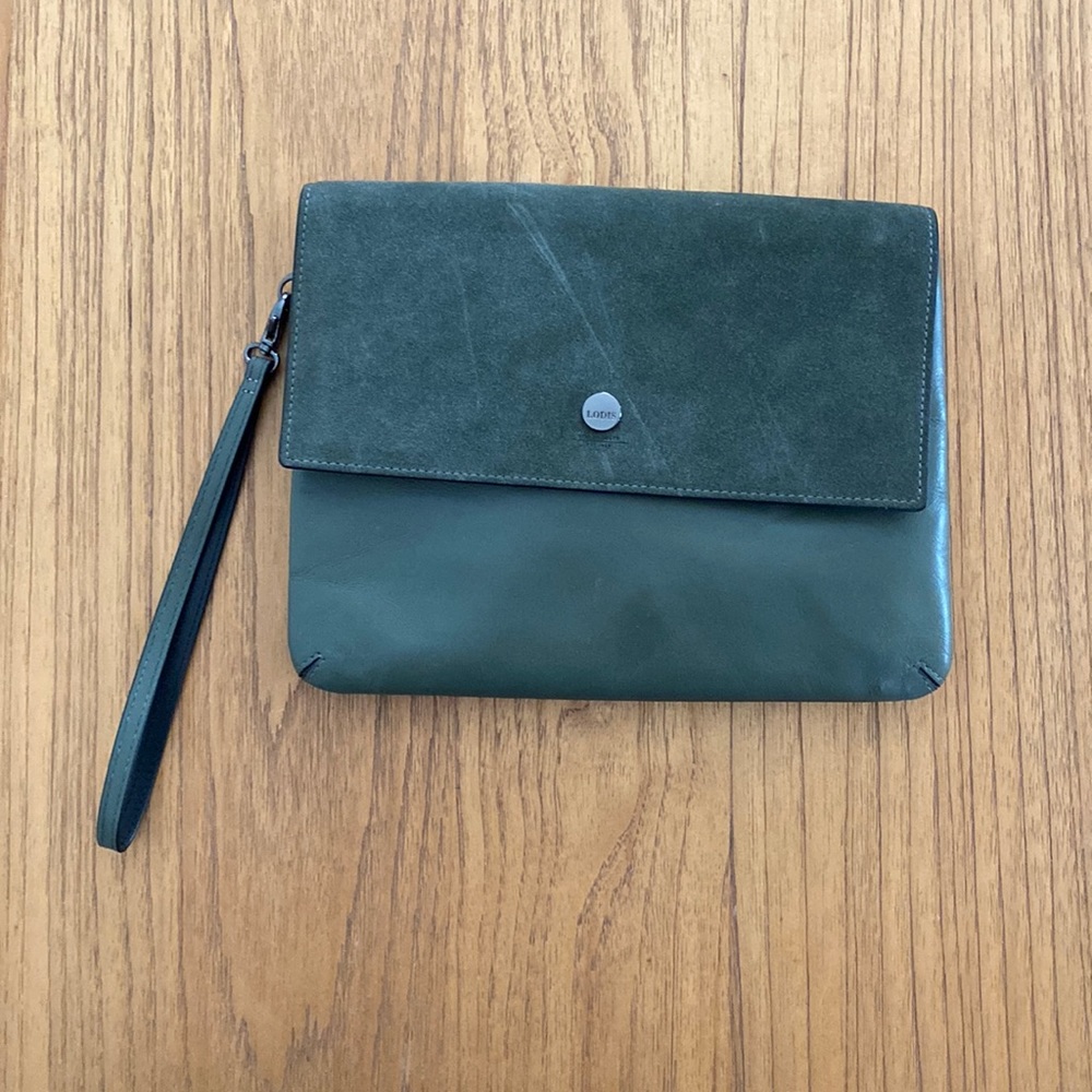 Lodis Wiltern leather wristlet in dark green